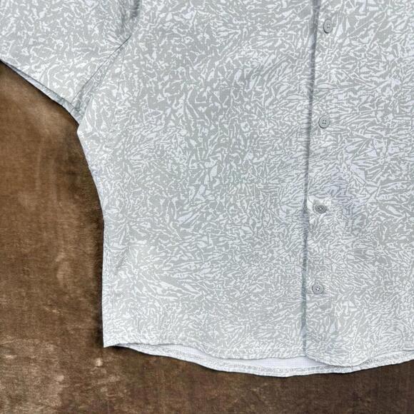 Lululemon Airing Easy Camp Collar Shirt Size S/M Short Sleeve Leopard White Crop - Picture 6 of 8